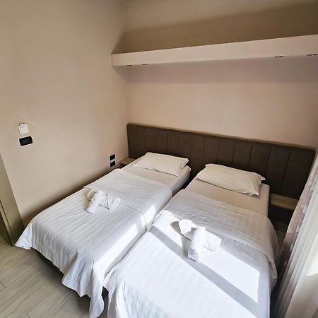 Sunflower Twin Room Tirana Zewnętrze zdjęcie